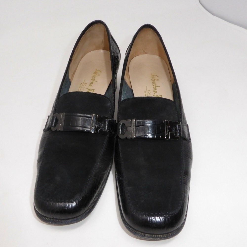 Salvatore Ferragamo ITALY Made Size 6 B Suede Mary